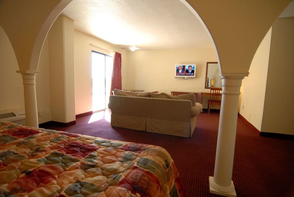 Marina Inn & Suites Chalmette-New Orleans Room photo